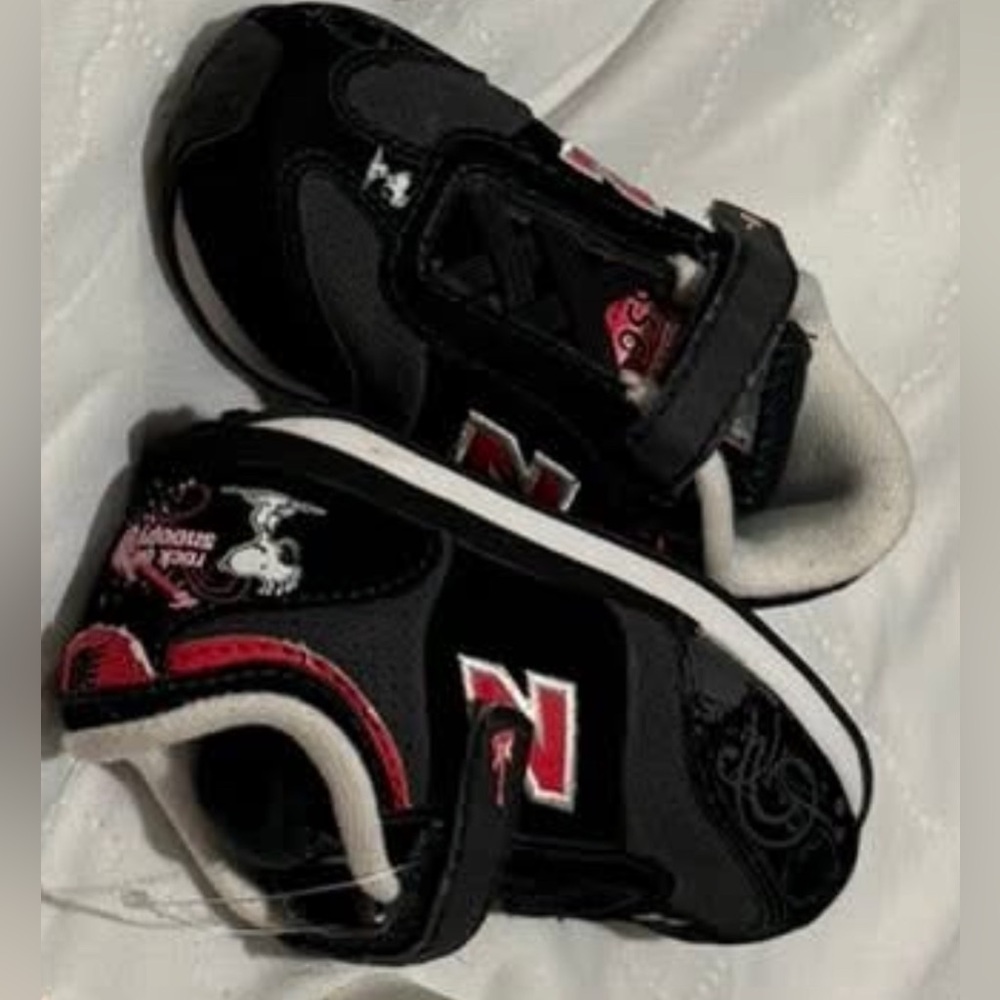 Peanuts Snoopy Kids Black and Red Athletic Sneakers - Brand New Balance